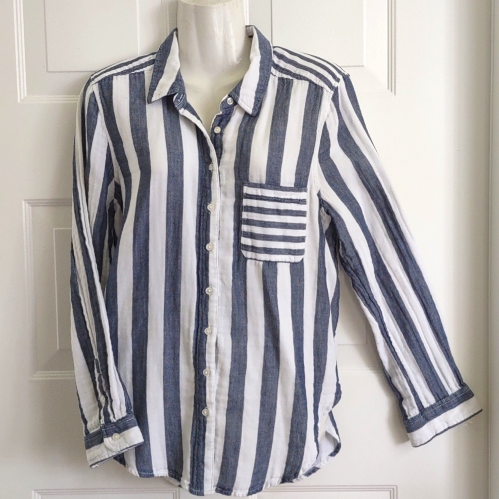Time & True Denim Blue & White Button down